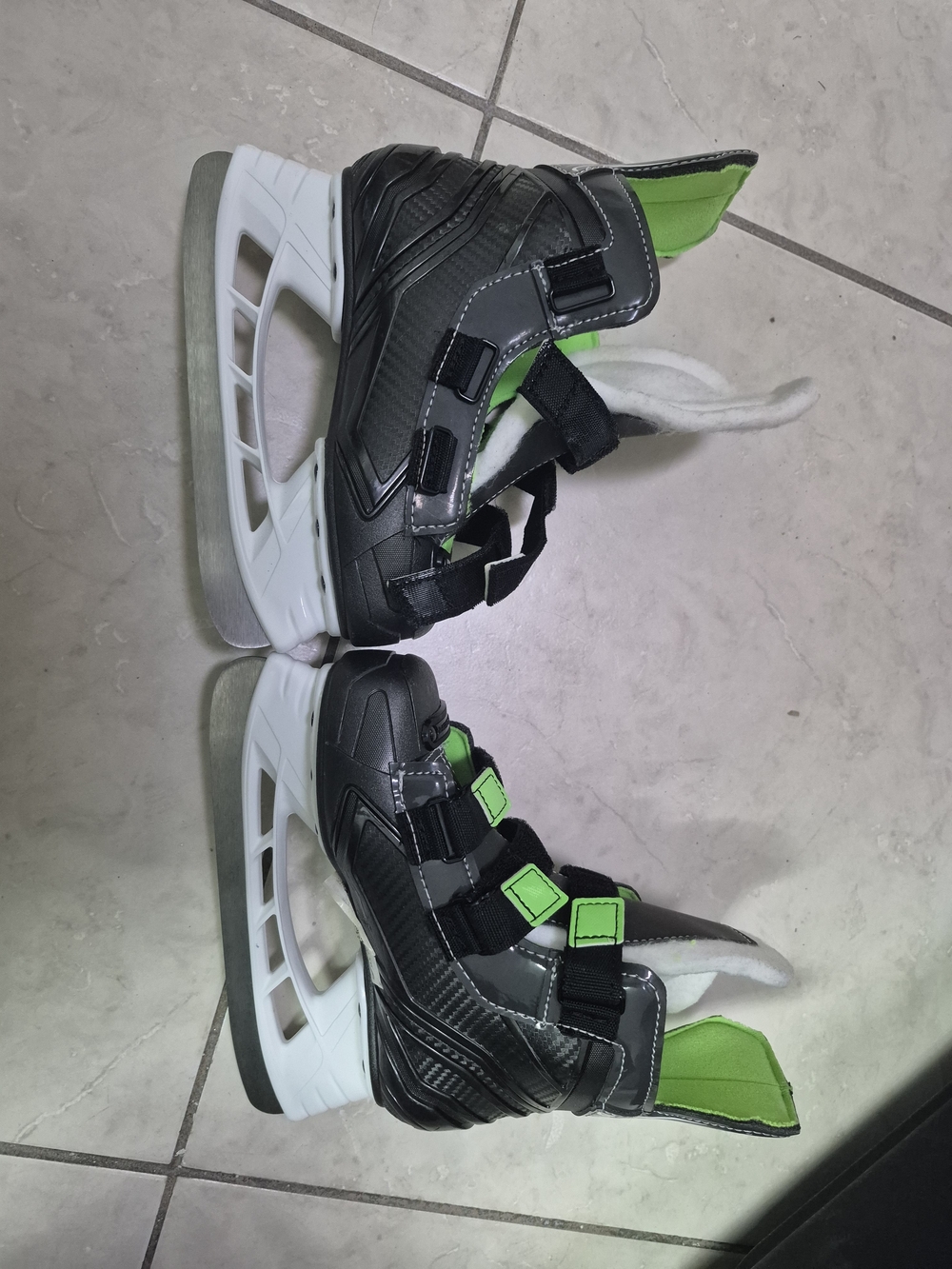 Bauer Youth Black and Green Hockey Skates - Picture 2 of 5